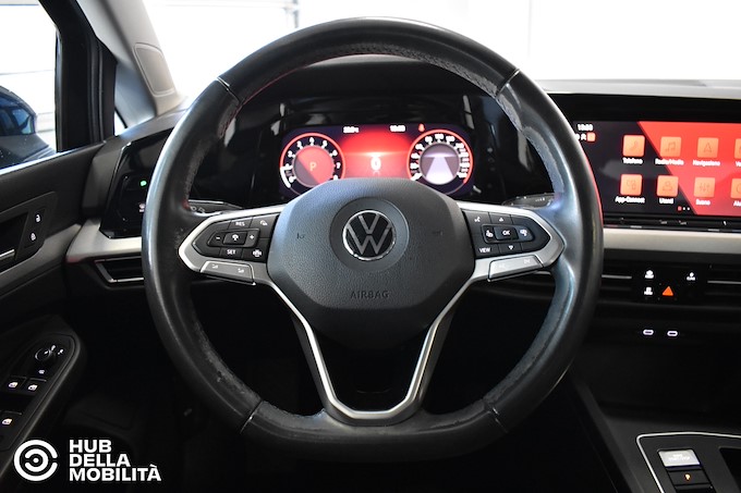 VOLKSWAGEN Golf 1.0 eTSI EVO DSG Life